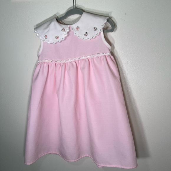 Youngland Other - Vintage smocked Pink Dress w/ Embroidered floral Collar & lace trim no flaws 4T